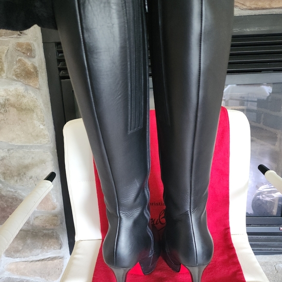 ****SOLD!! ***** Christian louboutin Bianca boots - Picture 3 of 6